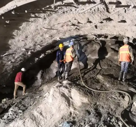 璧山拱顶带模注浆料的施工流程及注意事项